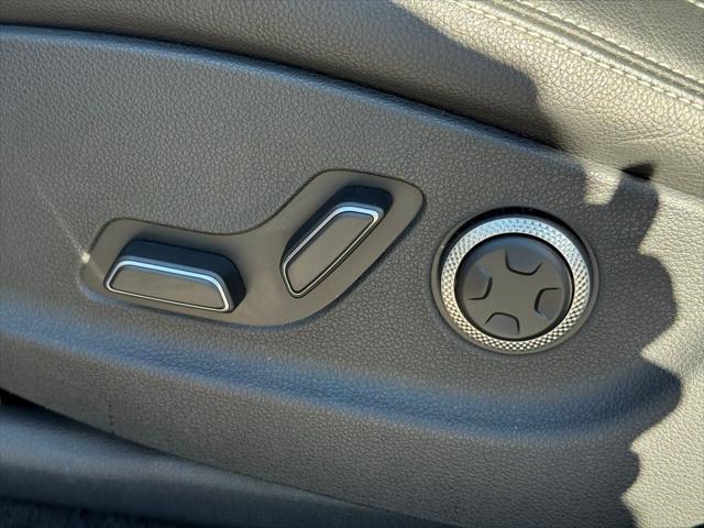 2026 Genesis GV70 Standard