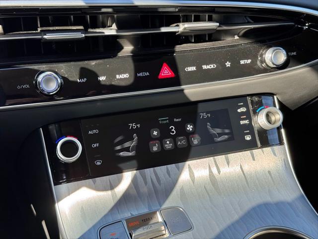 2026 Genesis GV70 Standard