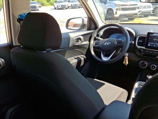 2025 Hyundai Venue SE