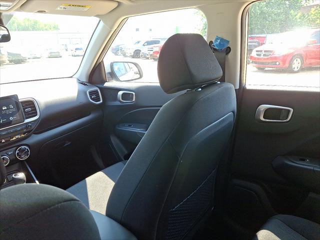 2025 Hyundai Venue SE