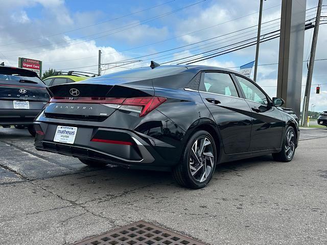 2025 Hyundai Elantra Hybrid Limited