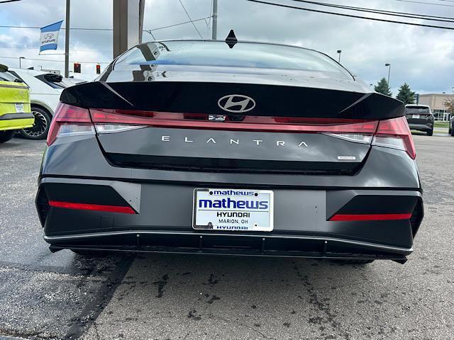 2025 Hyundai Elantra Hybrid Limited