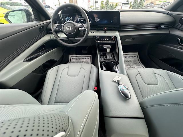 2025 Hyundai Elantra Hybrid Limited
