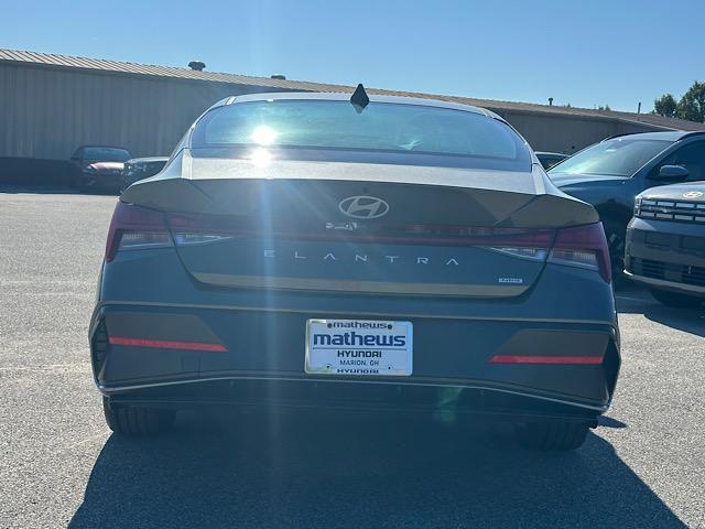 2025 Hyundai Elantra Hybrid Limited
