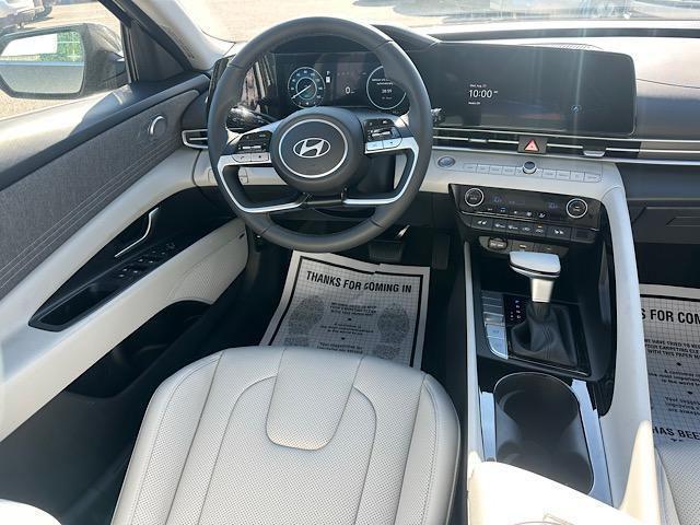 2025 Hyundai Elantra Hybrid Limited