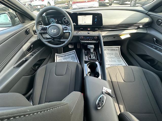 2025 Hyundai Elantra Hybrid SEL Sport