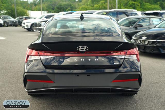 2025 Hyundai Elantra Hybrid SEL Sport