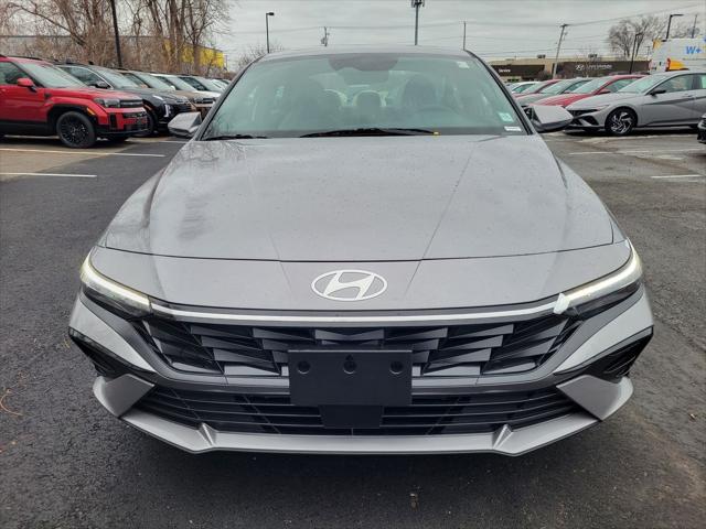 2025 Hyundai Elantra Hybrid Limited