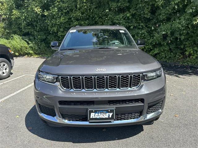 2025 Jeep Grand Cherokee GRAND CHEROKEE L LAREDO X 4X4