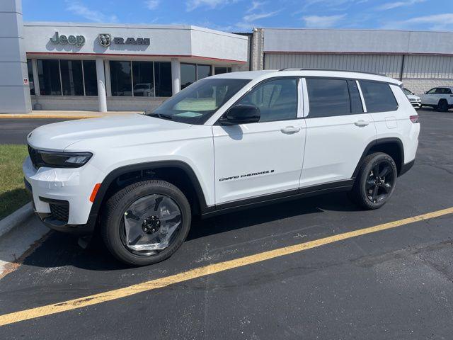 2025 Jeep Grand Cherokee GRAND CHEROKEE L ALTITUDE 4X4