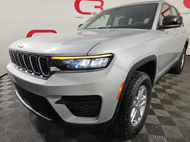 2025 Jeep Grand Cherokee GRAND CHEROKEE LAREDO 4X4 2025 Jeep Grand Cherokee GRAND CHEROKEE LAREDO 4X4