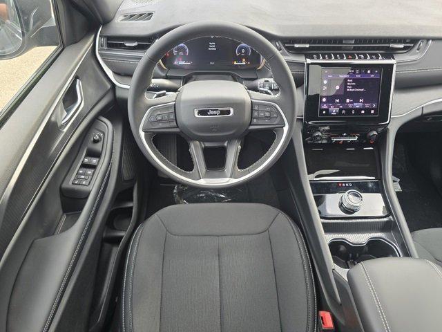 2025 Jeep Grand Cherokee GRAND CHEROKEE L LAREDO X 4X4