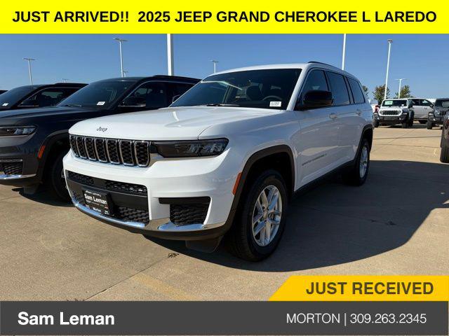 2025 Jeep Grand Cherokee GRAND CHEROKEE L LAREDO X 4X4