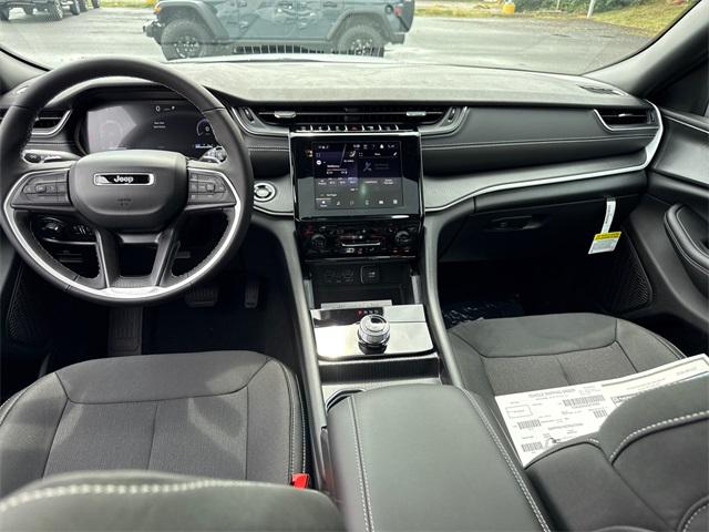 2025 Jeep Grand Cherokee GRAND CHEROKEE L LAREDO X 4X4 2025 Jeep Grand Cherokee GRAND CHEROKEE L LAREDO X 4X4