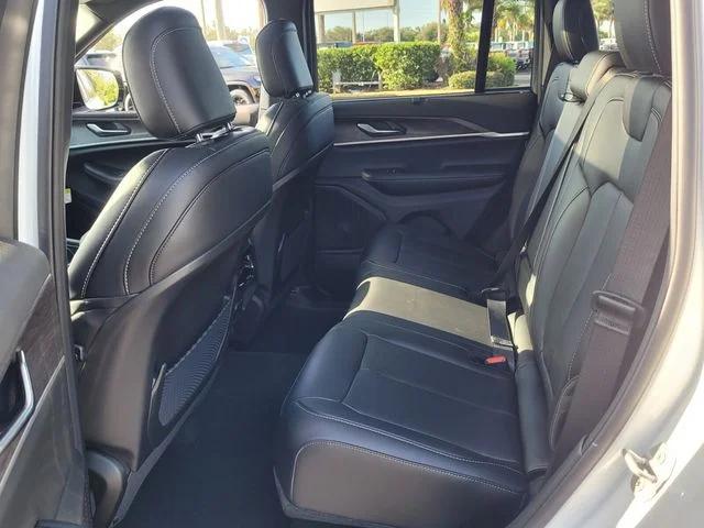 2025 Jeep Grand Cherokee Limited 4x2