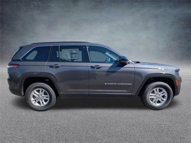 2025 Jeep Grand Cherokee GRAND CHEROKEE LAREDO 4X4