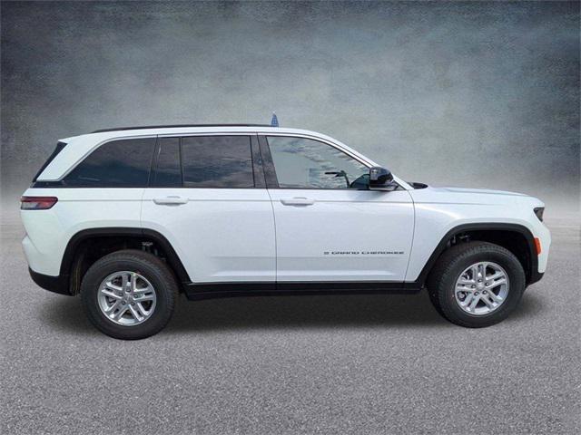 2025 Jeep Grand Cherokee GRAND CHEROKEE LAREDO 4X4