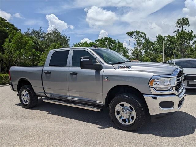 2023 RAM 3500 Tradesman Crew Cab 4x4 64 Box