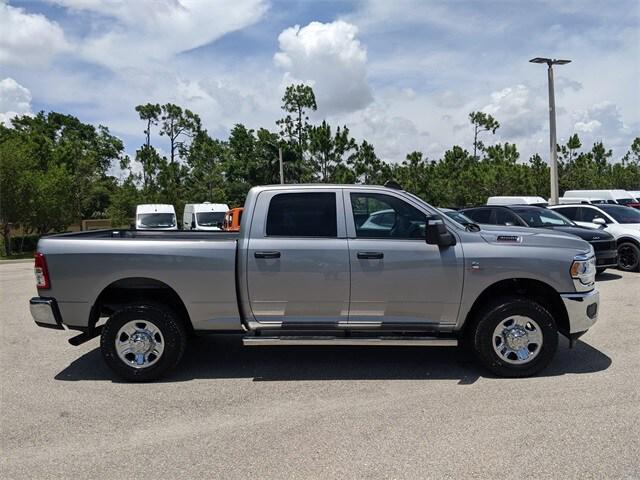 2023 RAM 3500 Tradesman Crew Cab 4x4 64 Box