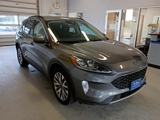 2022 Ford Escape Titanium Hybrid