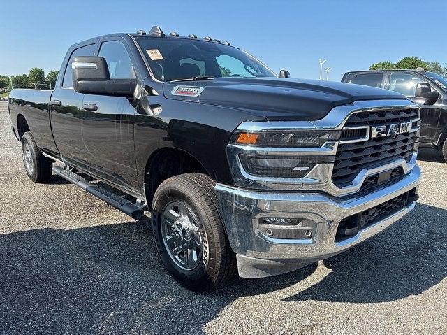 2025 RAM 2500 Tradesman Crew Cab 4x4 8 Box