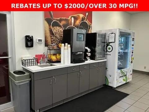 2025 Nissan Kicks SR FWD