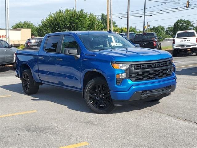 2023 Chevrolet Silverado 1500 4WD Crew Cab Short Bed Custom