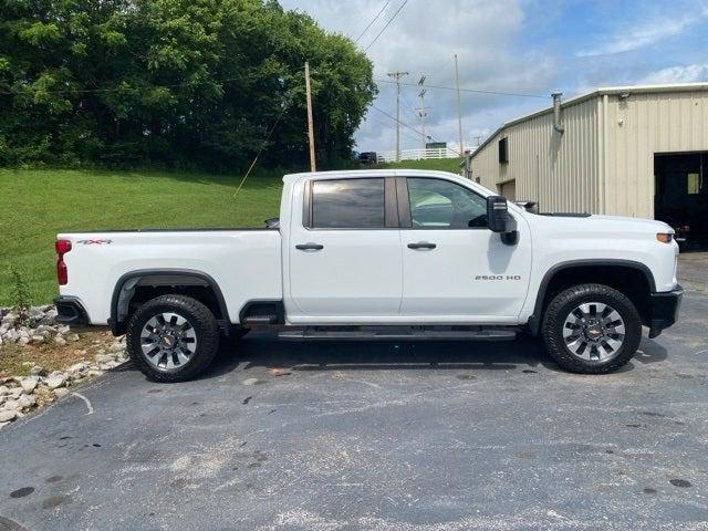 2022 Chevrolet Silverado 2500HD 4WD Crew Cab Standard Bed Custom