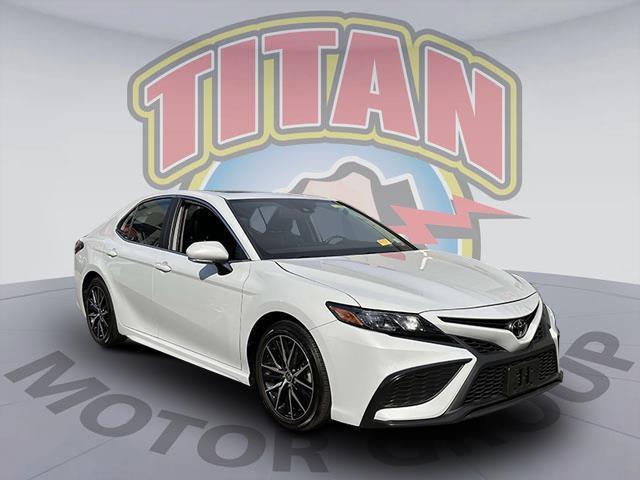 2024 Toyota Camry SE [1]