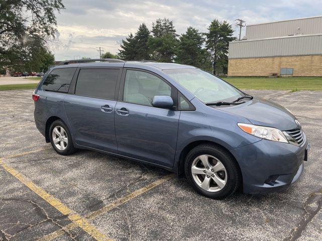 2017 Toyota Sienna LE 7 Passenger