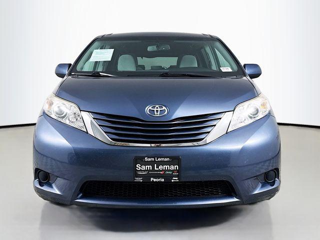 2017 Toyota Sienna LE 8 Passenger