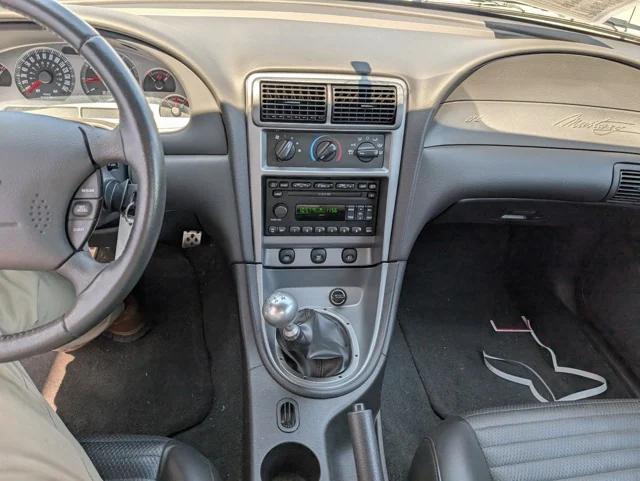 2004 Ford Mustang Mach 1