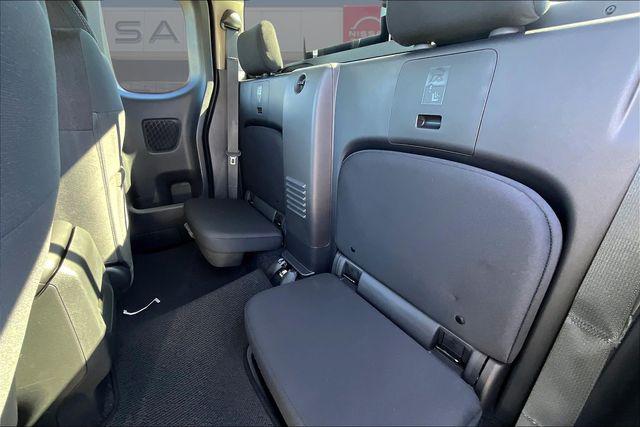 2025 Nissan Frontier King Cab SV 4x2