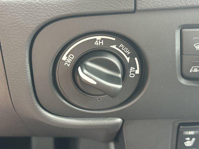 2025 Nissan Frontier Crew Cab PRO-4X 4x4