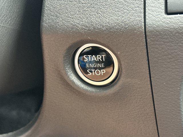 2025 Nissan Frontier Crew Cab PRO-4X 4x4