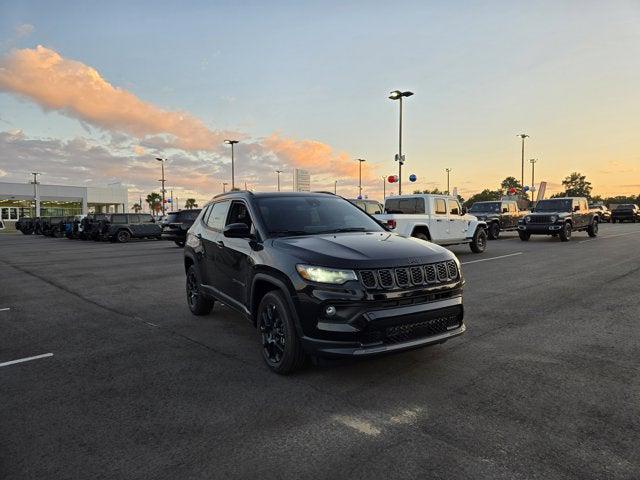 2025 Jeep Compass COMPASS LATITUDE 4X4
