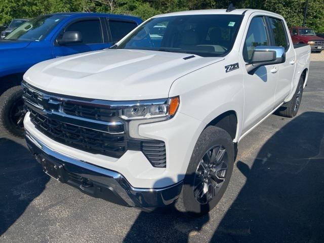 2022 Chevrolet Silverado 1500 4WD Crew Cab Standard Bed LT