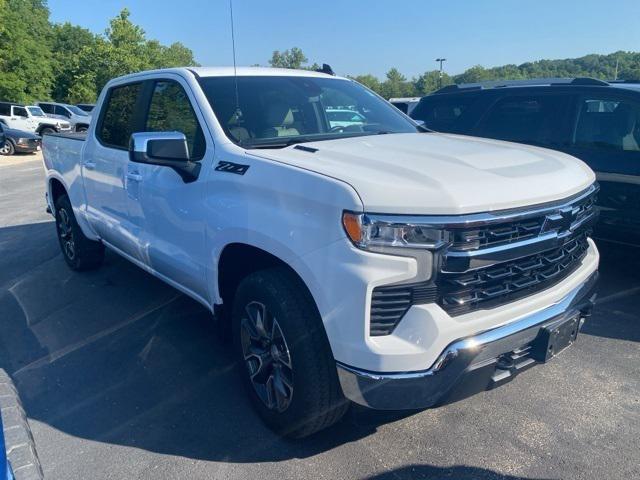 2022 Chevrolet Silverado 1500 4WD Crew Cab Standard Bed LT