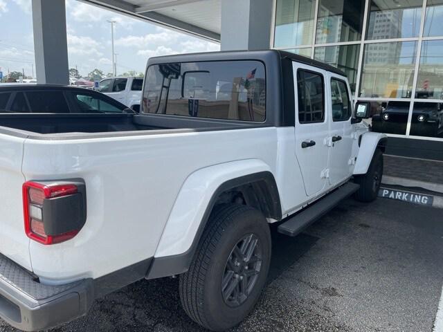 2024 Jeep Gladiator Sport S