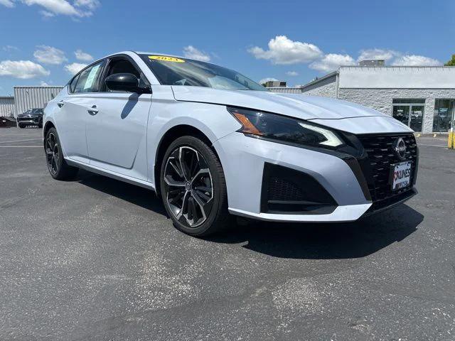 2023 Nissan Altima SR Intelligent AWD