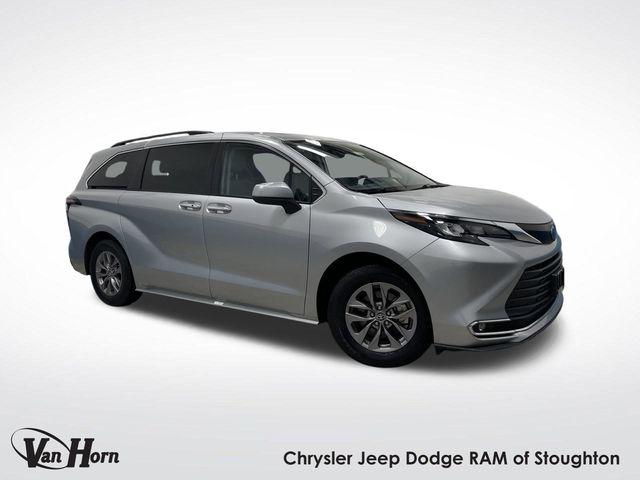 2024 Toyota Sienna XLE