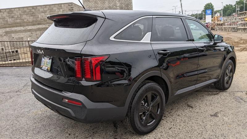 2023 Kia Sorento LX