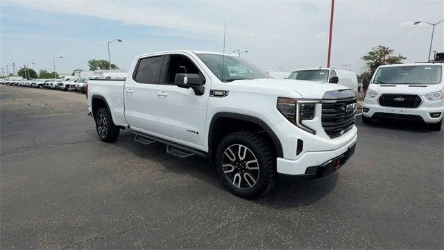 2022 GMC Sierra 1500 4WD Crew Cab Standard Box AT4