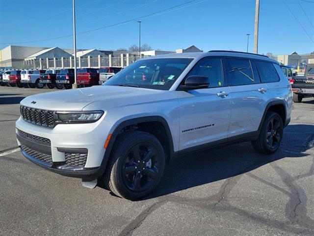 2023 Jeep Grand Cherokee L Altitude 4x4 2023 Jeep Grand Cherokee L Altitude 4x4
