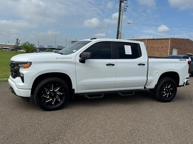 2024 Chevrolet Silverado 1500 4WD Crew Cab Short Bed Custom