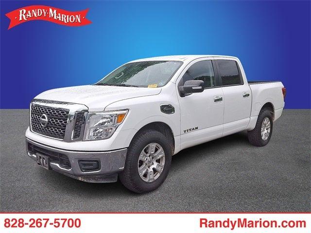 2017 Nissan TITAN SV