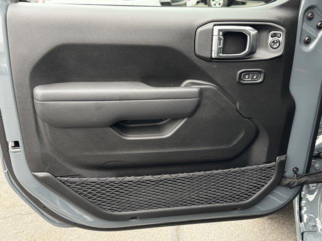 2025 Jeep Wrangler 4-Door Summit 4x4