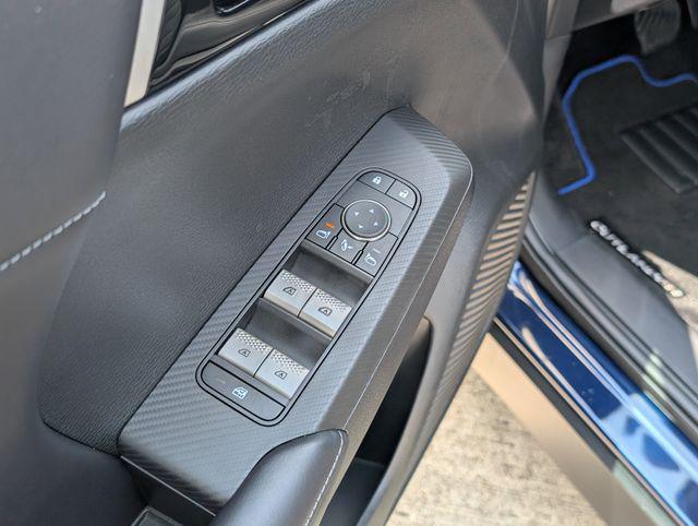 2025 Mitsubishi Outlander PHEV SE S-AWC