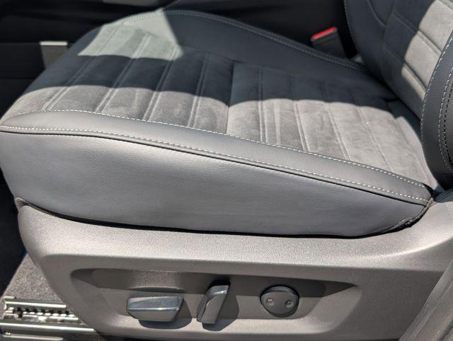 2025 Mitsubishi Outlander PHEV SE S-AWC