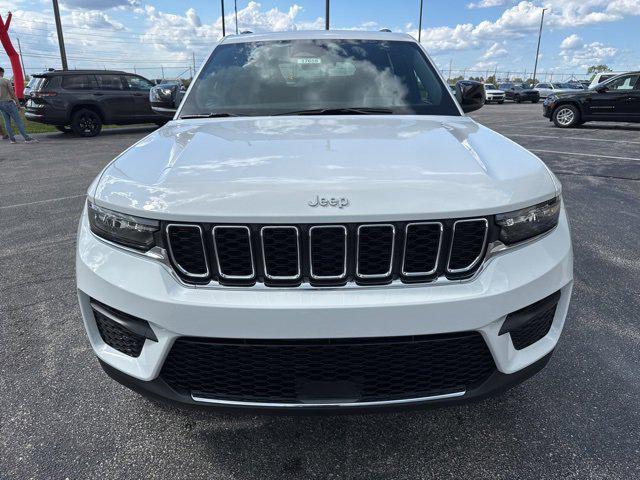 2025 Jeep Grand Cherokee GRAND CHEROKEE LAREDO X 4X4 2025 Jeep Grand Cherokee GRAND CHEROKEE LAREDO X 4X4